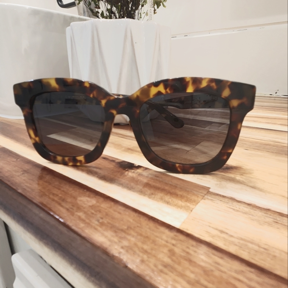 DIFF Carson, Amber Tortoise Shell, Sunglasses